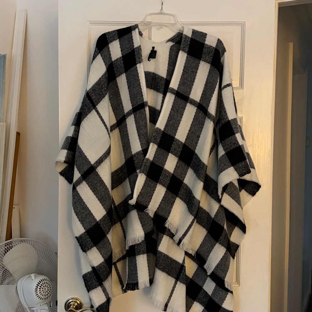 Plaid Black and White Women's Shawl one size